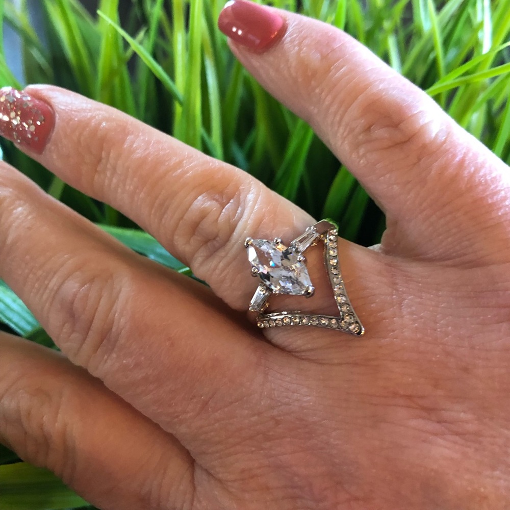 Gorgeous Ring - Picture 4 of 5